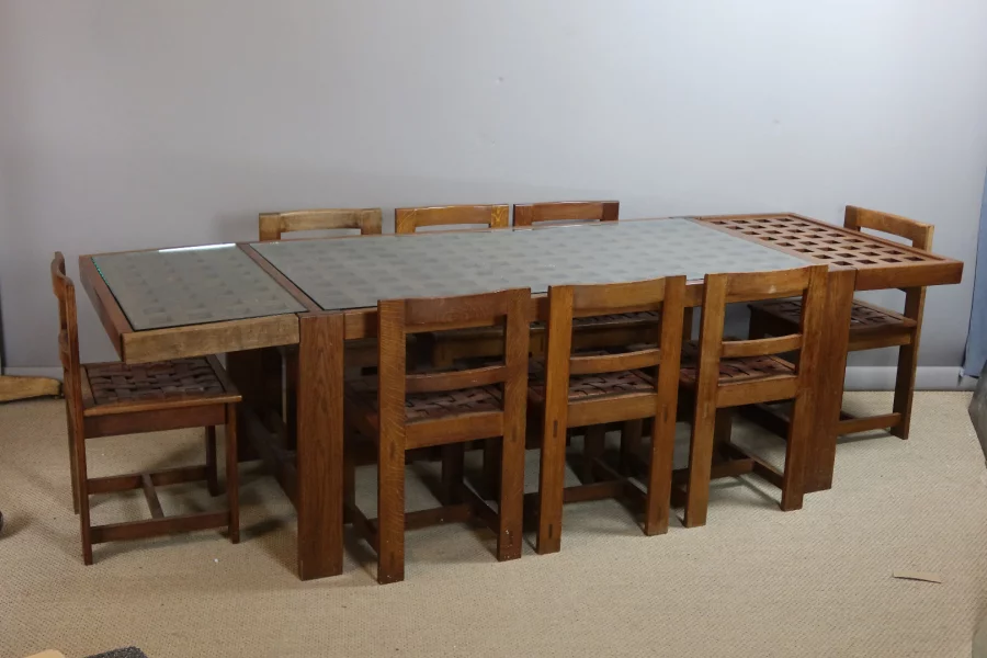 MESA DE COMEDOR Y SILLAS