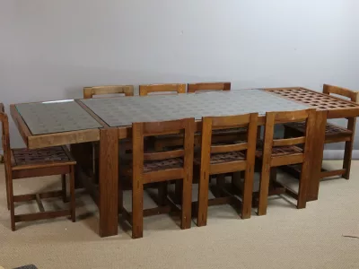 MESA DE COMEDOR Y SILLAS
