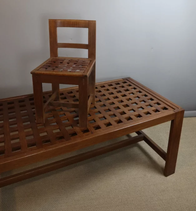 MESA DE COMEDOR Y SILLAS