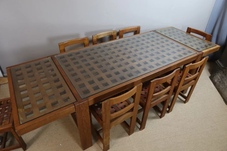 MESA DE COMEDOR Y SILLAS