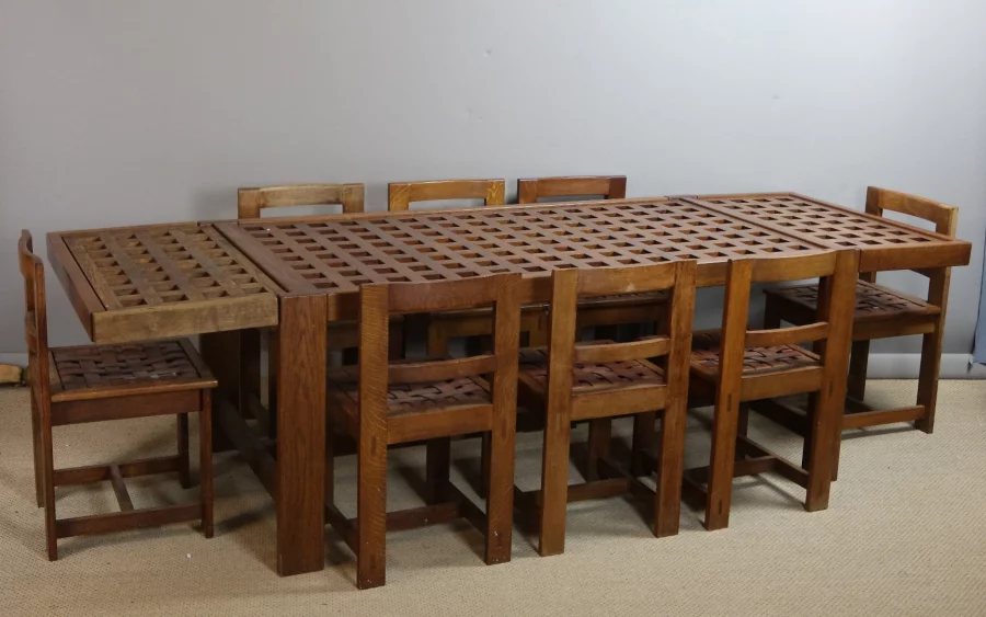 MESA DE COMEDOR Y SILLAS