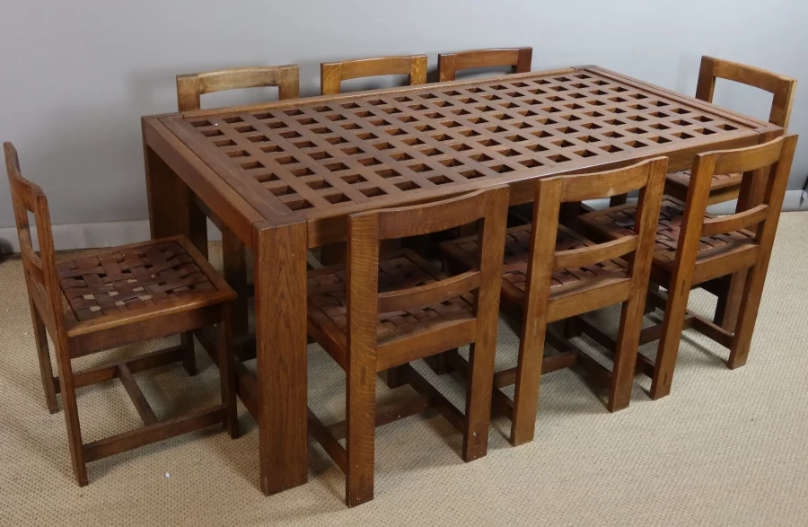 MESA DE COMEDOR Y SILLAS