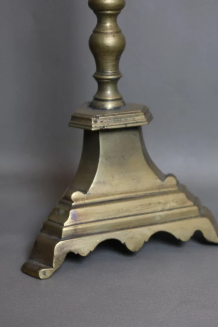 PAR DE CANDELEROS DEL SIGLO XVII