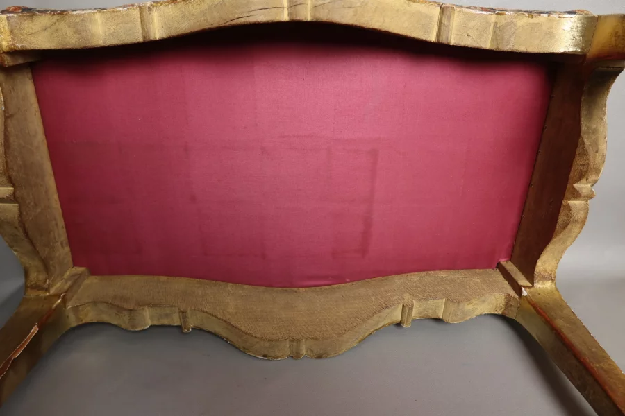 TABURETE DE MADERA DORADA