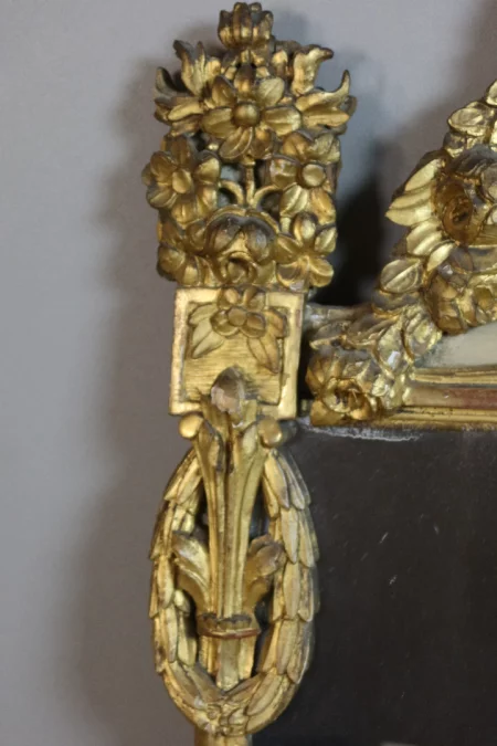 LATE EIGHTEENTH CENTURY MIRROR