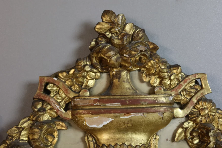 LATE EIGHTEENTH CENTURY MIRROR