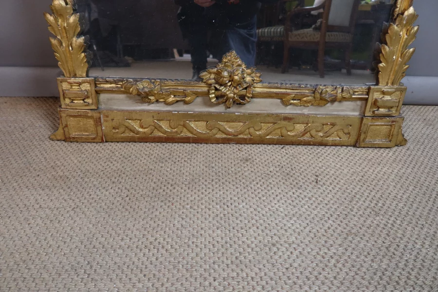 LATE EIGHTEENTH CENTURY MIRROR