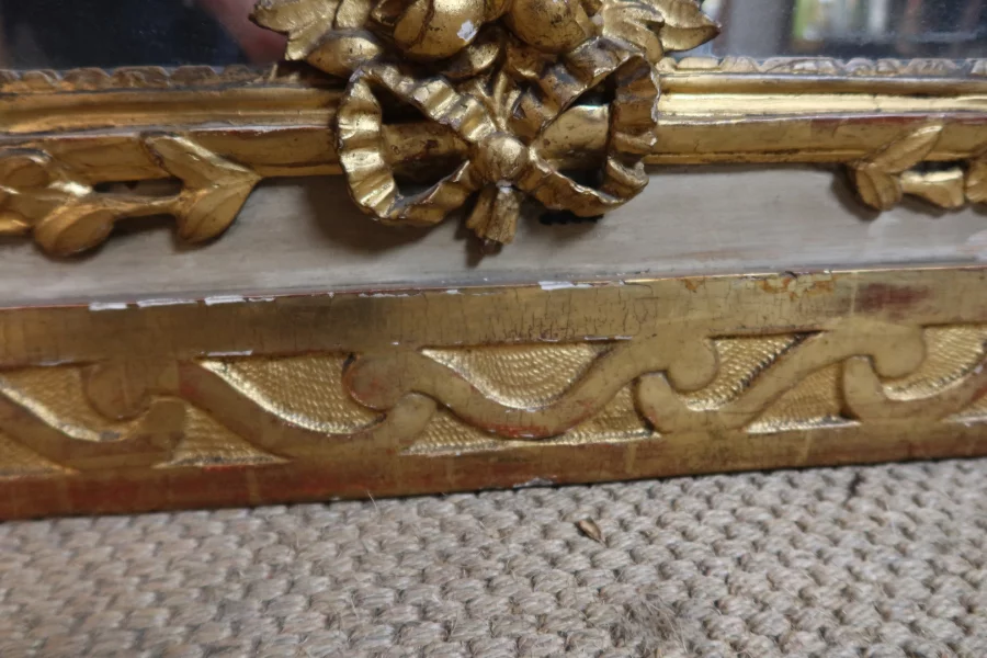 LATE EIGHTEENTH CENTURY MIRROR