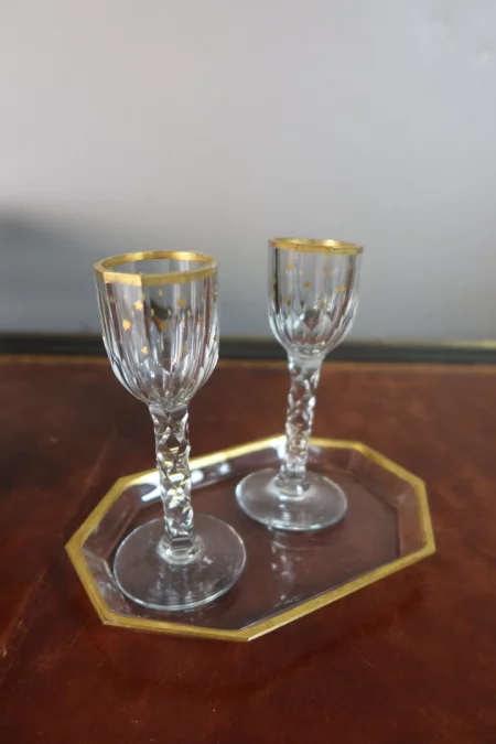 CAJA DECANTADORA DEL SIGLO XIX