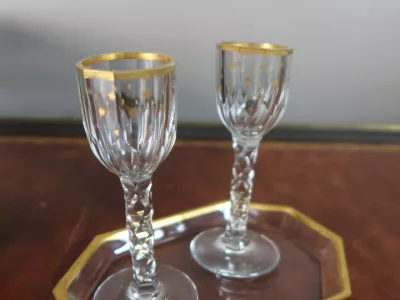 CAJA DECANTADORA DEL SIGLO XIX