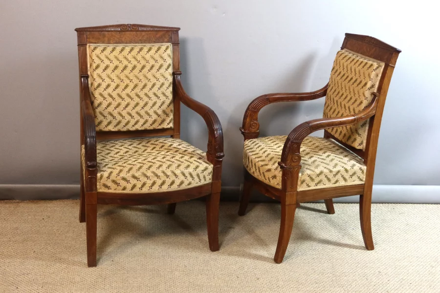 PAR DE SILLONES DE LA ÉPOCA DEL IMPERIO FRANCÉS