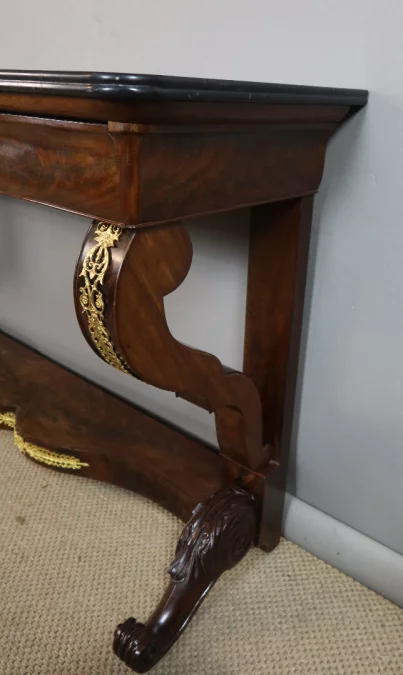 MESA DE CONSOLA DE LA ÉPOCA DE LA RESTAURACIÓN FRANCESA