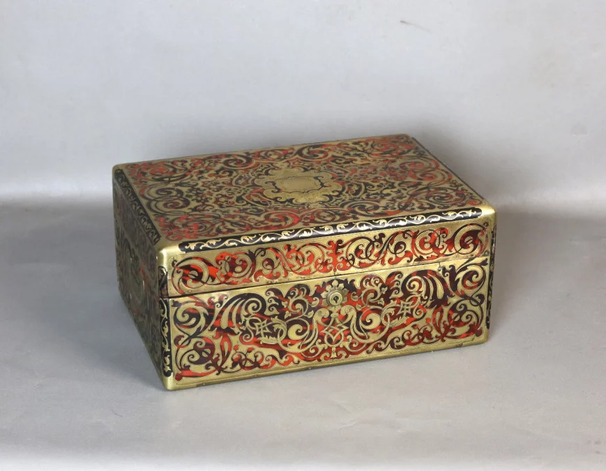 CAJA EN MARQUETERÍA BOULLE