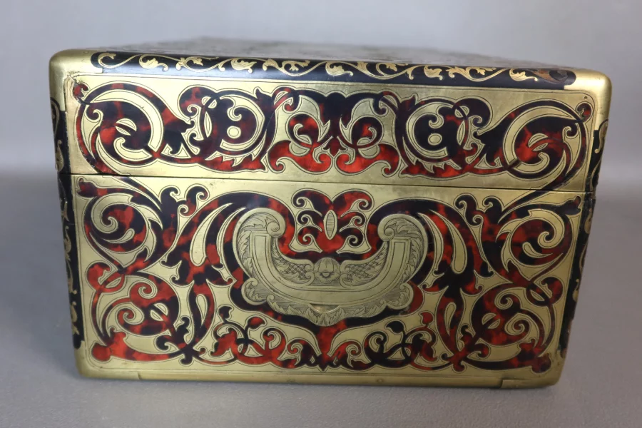 CAJA EN MARQUETERÍA BOULLE