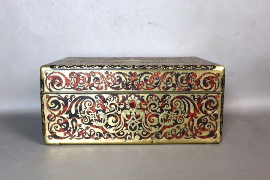 CAJA EN MARQUETERÍA BOULLE