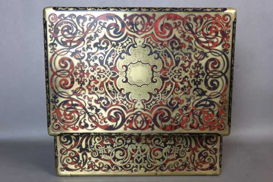 CAJA EN MARQUETERÍA BOULLE