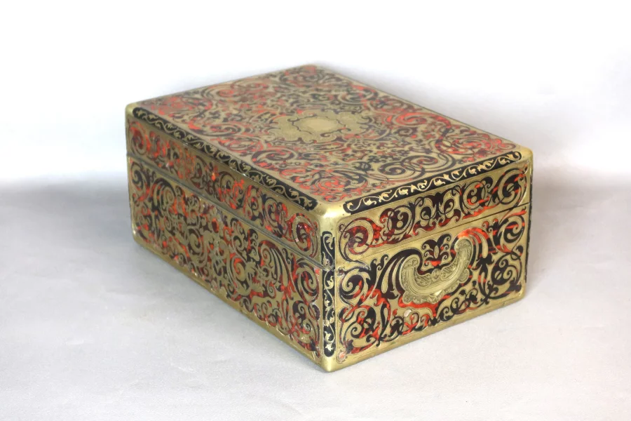 CAJA EN MARQUETERÍA BOULLE