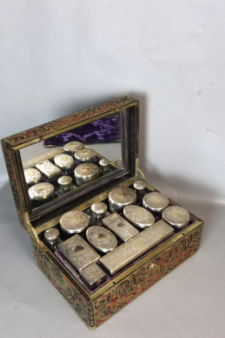 CAJA EN MARQUETERÍA BOULLE