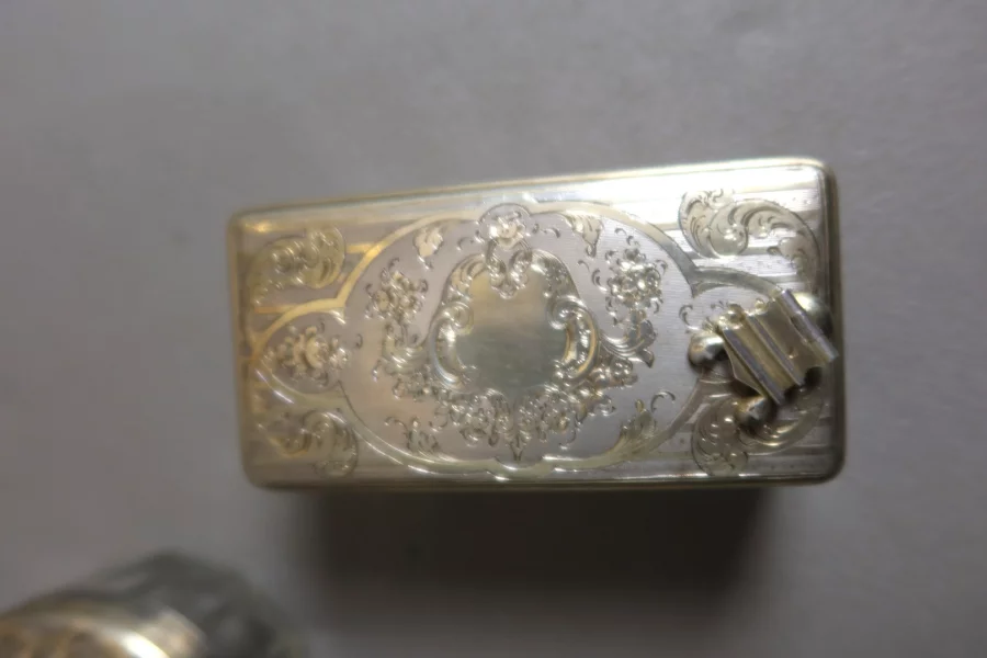 CAJA EN MARQUETERÍA BOULLE