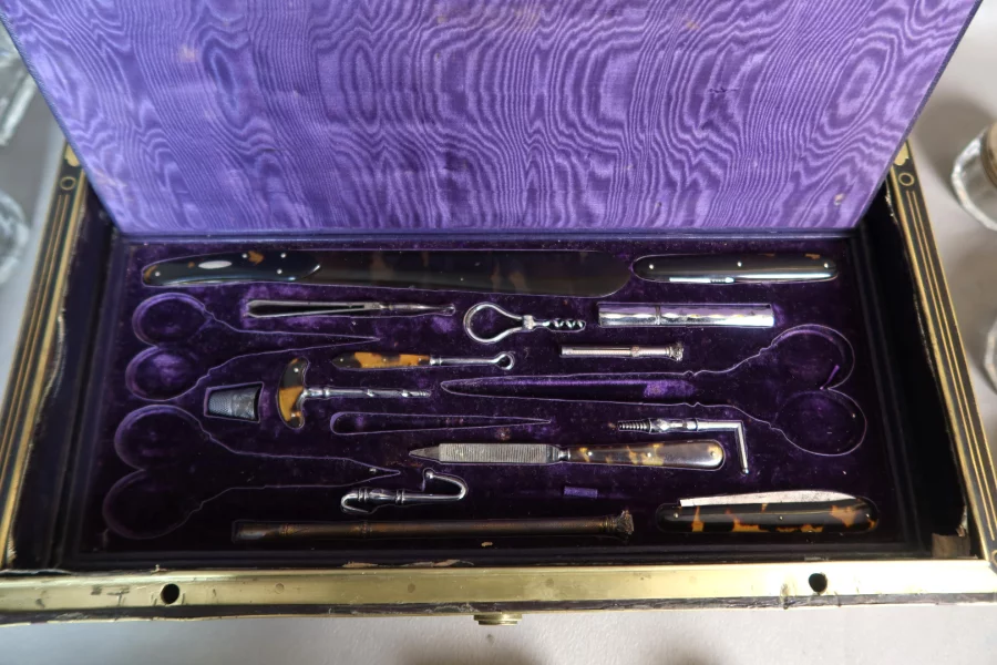 CAJA EN MARQUETERÍA BOULLE