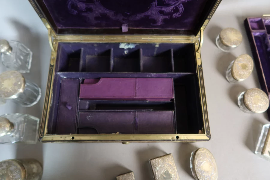 CAJA EN MARQUETERÍA BOULLE