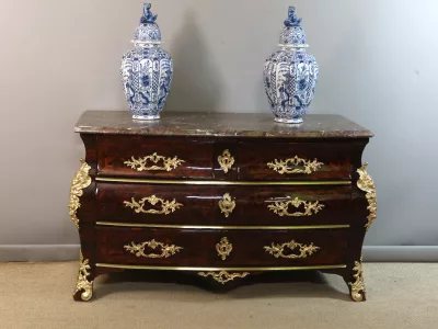 CÓMODA DE LA ÉPOCA DE LA REGENCIA FRANCESA