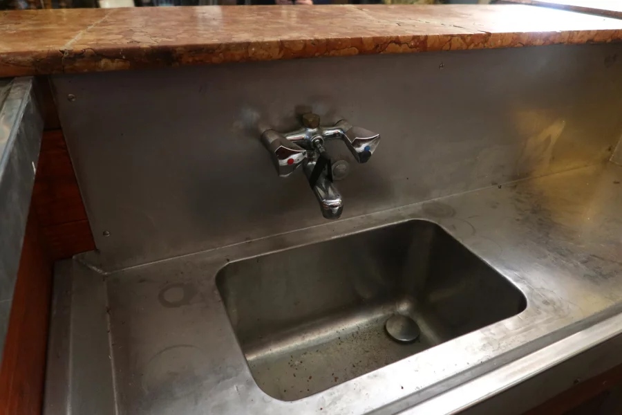 BARRA DE BAR Y RESPALDO DE ROBLE