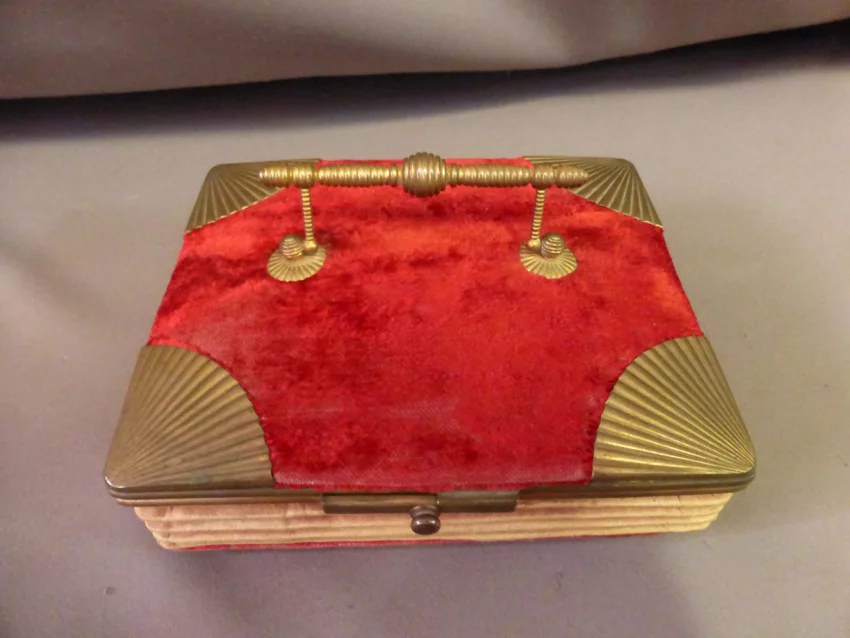 CAJA DE GLOBO Y CAJA DE JOYERÍA