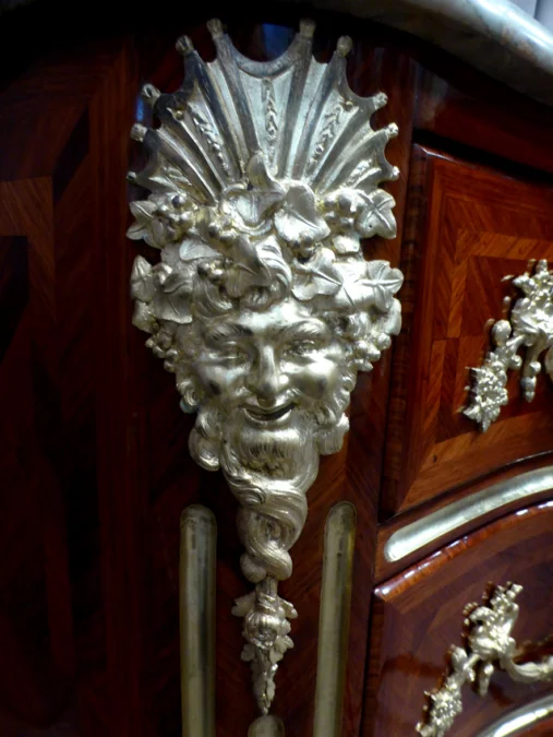 CÓMODA ESTILO REGENCIA