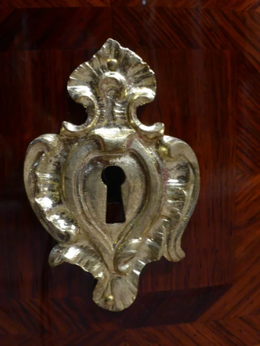 CÓMODA ESTILO REGENCIA