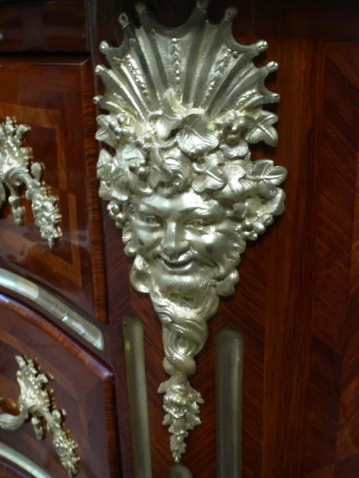 CÓMODA ESTILO REGENCIA